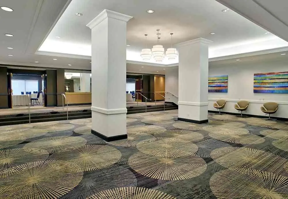 Courtyard By Marriott Toronto Downtown Otel 3*,