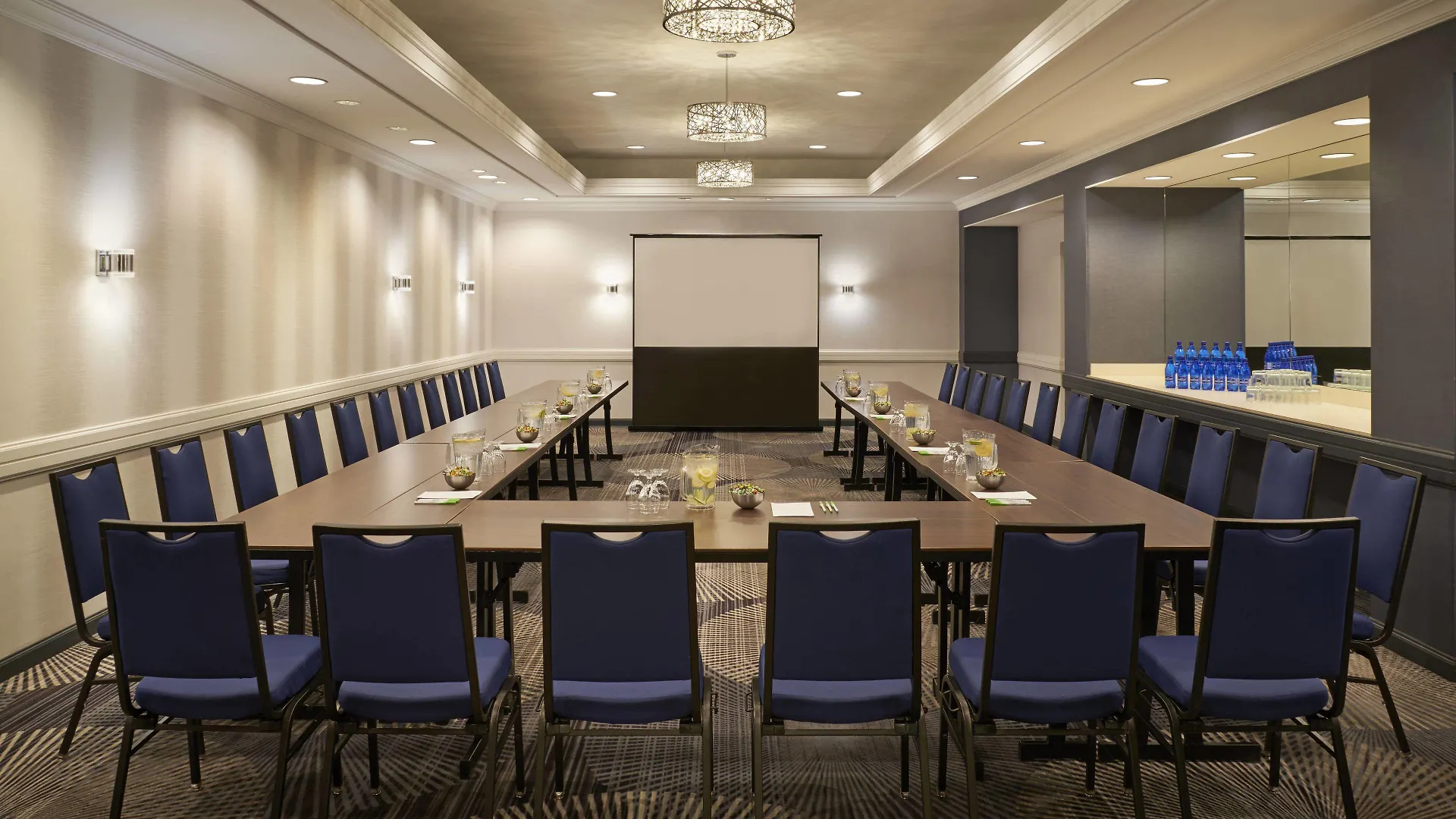 Courtyard By Marriott Toronto Downtown Otel 3*,  Kanada