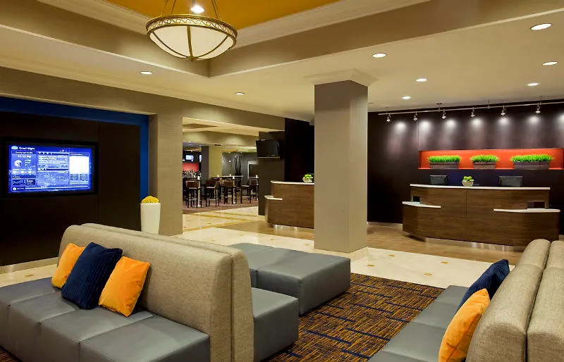 Courtyard By Marriott Toronto Downtown Otel Kanada